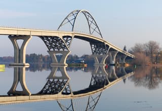 Lake Champlain Bridge - Image Courtesy HNTB_resize_1727X2000_resize_1727X2000